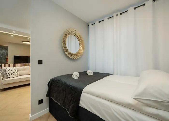 Apartamento Black And Beige With Balcony And Parking In By Renters *