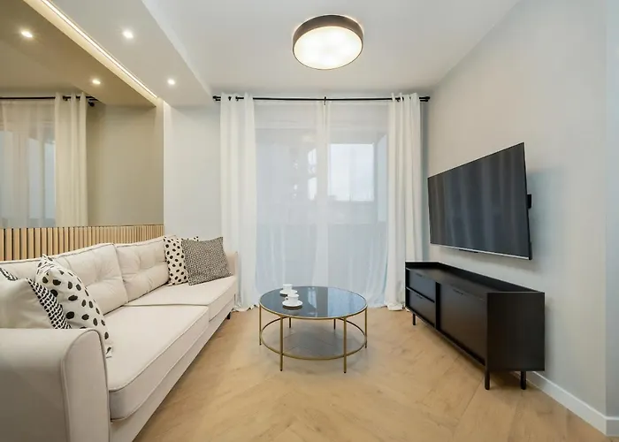 Black And Beige With Balcony And Parking In By Renters Apartamento