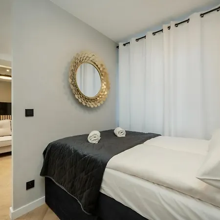 Apartamento Black And Beige With Balcony And Parking In By Renters *