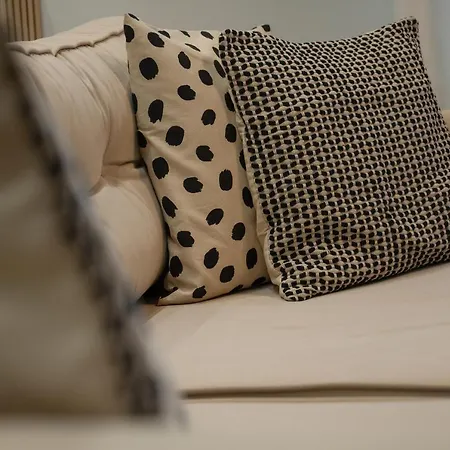 Apartamento Black And Beige With Balcony And Parking In By Renters